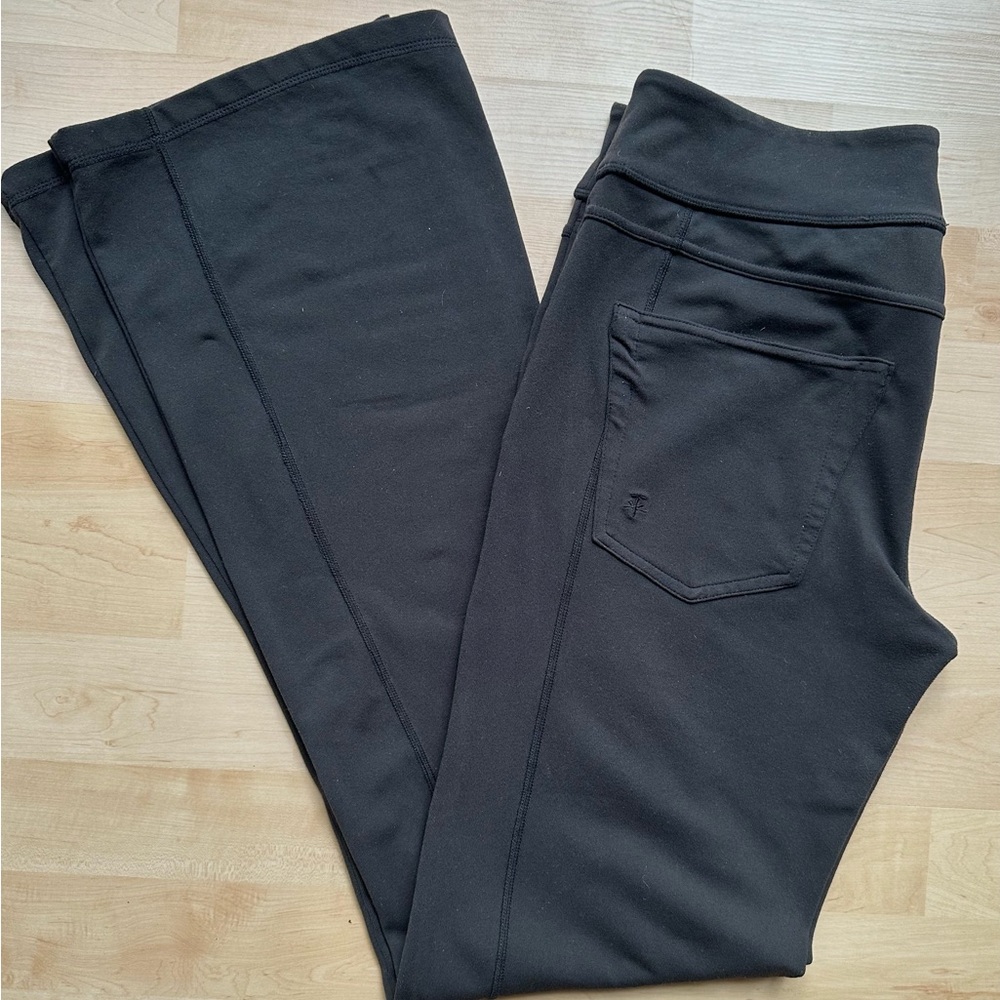 Soybu Black/grey activewear flared stretchy studded pocket Leggings. Size L